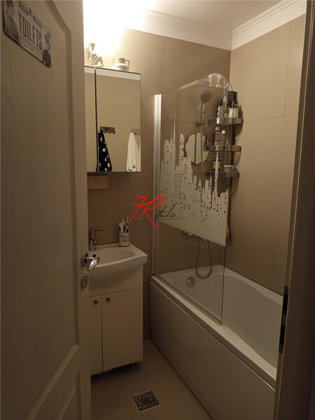 Pod Constanta, vanzare studio, bloc 2012.