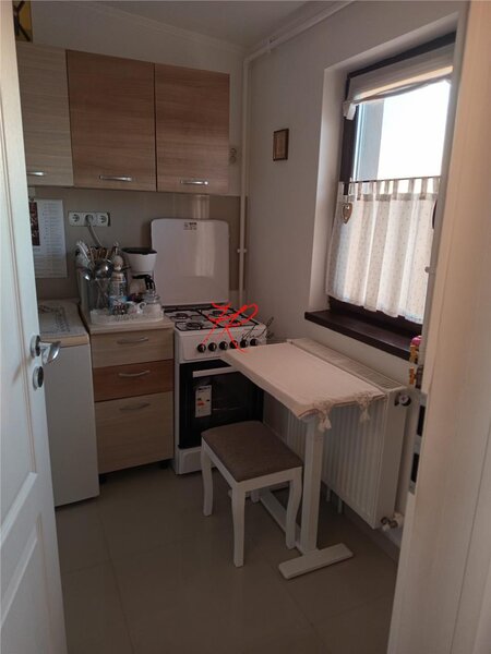 Pod Constanta, vanzare studio, bloc 2012.